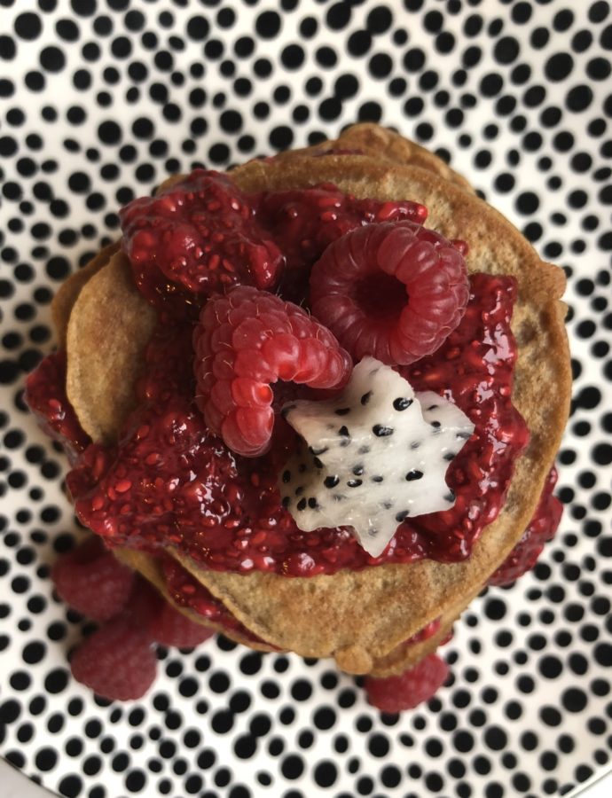 „Wake me up“ (coffee-pancakes with raspberry-chia-filling)